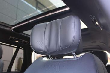 Land Rover Range Rover P550e — photo 34