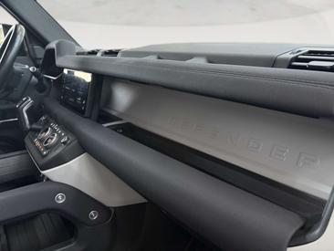 Land Rover Defender D200 — photo 17