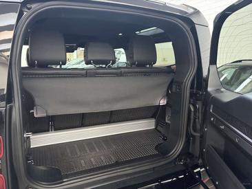 Land Rover Defender D200 — photo 18