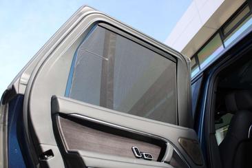 Land Rover Range Rover P550e — photo 44