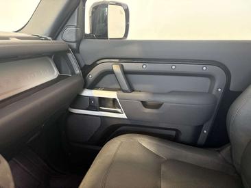 Land Rover Defender 90 D250 — photo 15