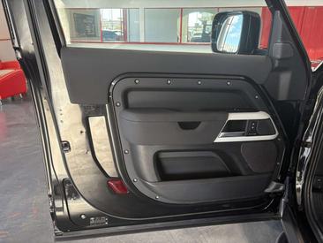 Land Rover Defender 90 D250 — photo 16