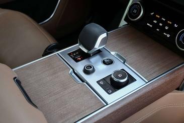 Land Rover Range Rover D350 — photo 25