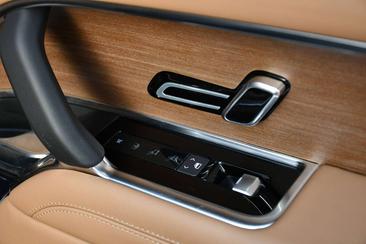 Land Rover Range Rover D350 — photo 39