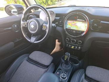 Mini 3 Portes Berline Cooper SE — photo 5