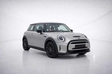Mini 3 Portes Berline Cooper SE — photo 3
