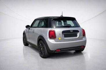 Mini 3 Portes Berline Cooper SE — photo 4