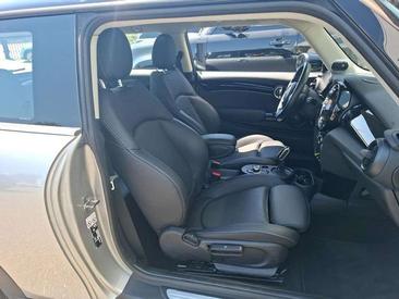 Mini 3 Portes Berline Cooper SE — photo 6