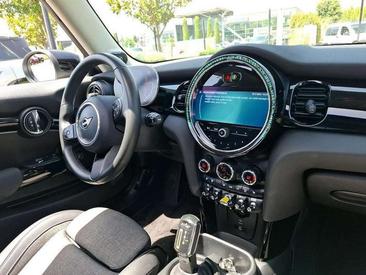 Mini 3 Portes Berline Cooper SE — photo 5