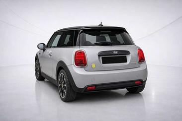 Mini 3 Portes Berline Cooper SE — photo 4