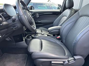 Mini 3 Portes Berline Cooper SE — photo 9