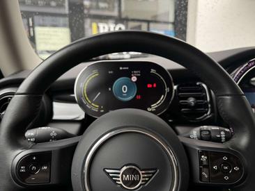 Mini 3 Portes Berline Cooper SE — photo 13