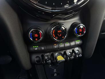 Mini 3 Portes Berline Cooper SE — photo 10