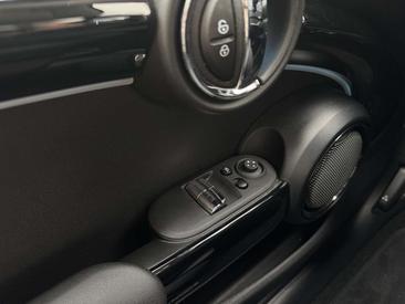 Mini 3 Portes Berline Cooper SE — photo 16