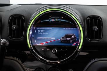 Mini Countryman Cooper SE ALL4 — photo 22