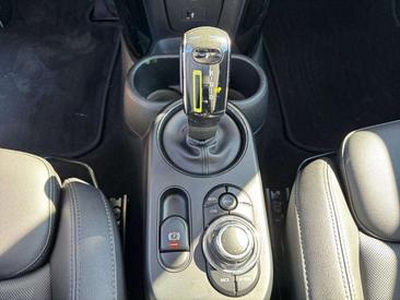 Mini 3 Portes Berline Cooper SE — photo 14