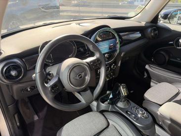 Mini 3 Portes Berline Cooper SE — photo 5