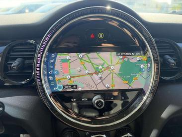 Mini 3 Portes Berline Cooper SE — photo 11
