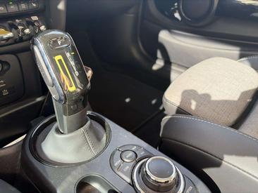 Mini 3 Portes Berline Cooper SE — photo 16
