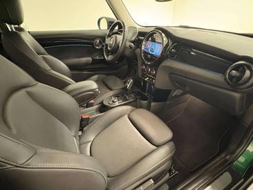 Mini 3 Portes Berline Cooper SE — photo 4