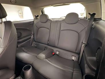 Mini 3 Portes Berline Cooper SE — photo 9
