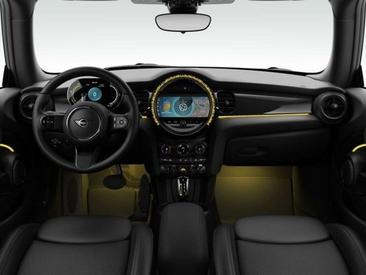Mini 3 Portes Berline Cooper SE — photo 4