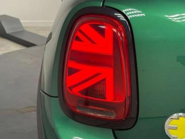 Mini 3 Portes Berline Cooper SE — photo 13