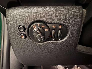 Mini 3 Portes Berline Cooper SE — photo 18