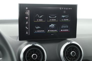 Audi Q2 35 TFSI — photo 9