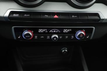 Audi Q2 35 TFSI — photo 10