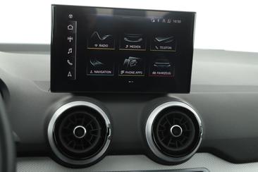 Audi Q2 35 TFSI — photo 9