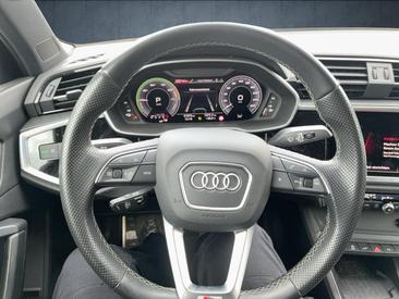 Audi Q3 TFSI E 45 E — photo 11