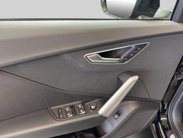 Audi Q2 35 TFSI — photo 14