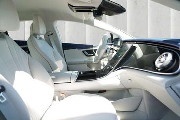Mercedes EQE Berline 350 — photo 8