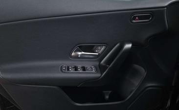 Mercedes Classe A Berline 200 D — photo 13
