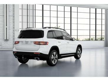 Mercedes GLB 250 — photo 2