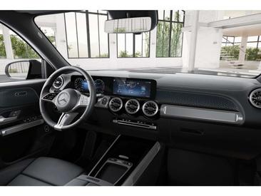 Mercedes GLB 250 — photo 10