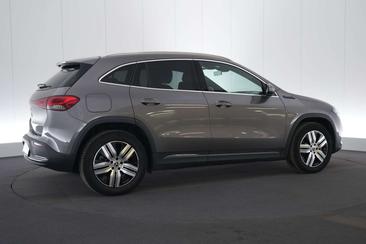 Mercedes EQA 250 — photo 6