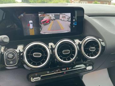 Mercedes GLA 200 — photo 12