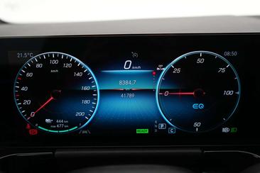 Mercedes EQA 250 — photo 13