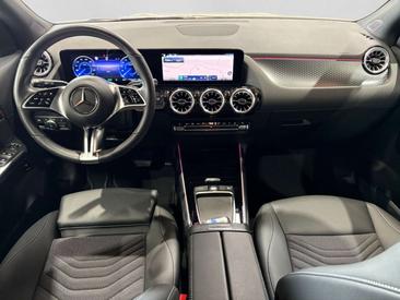 Mercedes EQA 250 — photo 10