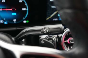 Mercedes EQA 250 — photo 15