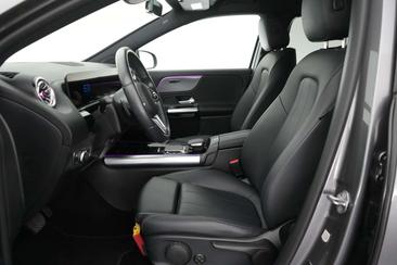 Mercedes EQA 250 — photo 16