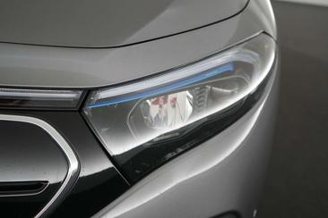 Mercedes EQA 250 — photo 17