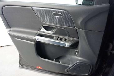 Mercedes GLB 200 — photo 10