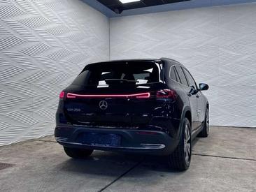 Mercedes EQA 250 — photo 10