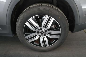 Mercedes EQA 250 — photo 18