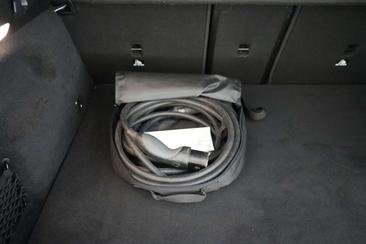 Mercedes EQA 250 — photo 22