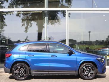 Mercedes GLA 250e — photo 4