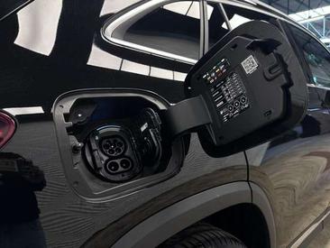 Mercedes EQA 250 — photo 16